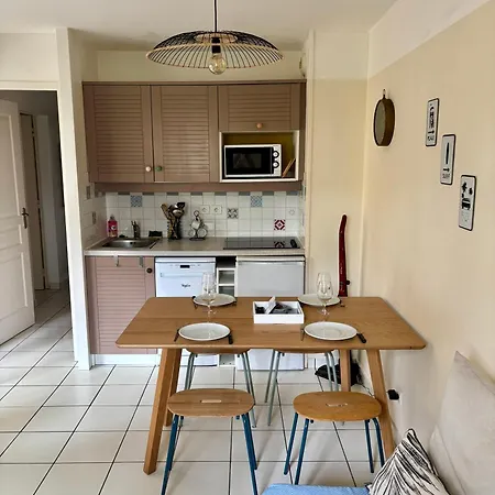 Les Grands Pins - T2 Avec Piscine