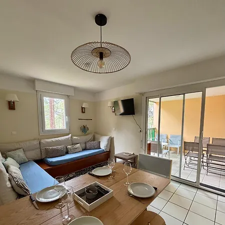 Les Grands Pins - T2 Avec Piscine Apartman *